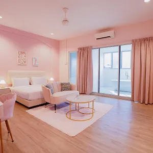 Pink Cabana Hostel